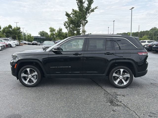 Used 2023 Jeep Grand Cherokee Limited w/ Trailer Tow Prep Group (B) AWD/4WD image 4