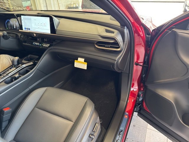 New 2025 Toyota Crown Signia image 7