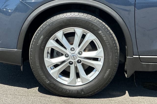 Used 2016 Nissan Rogue SV w/ SV Premium Package image 34