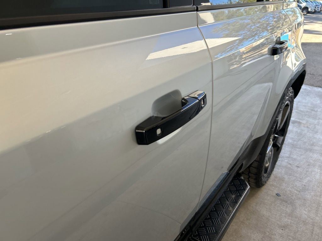 Used 2023 Land Rover Defender 110 X-Dynamic SE image 20