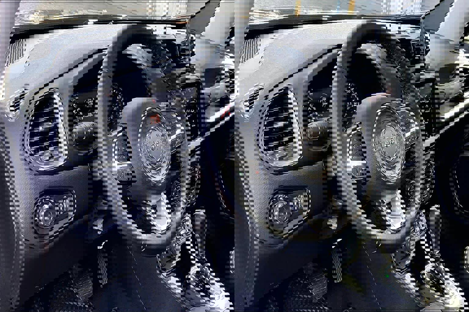 Used 2023 Jeep Renegade Limited w/ Sun/Sound Group image 18