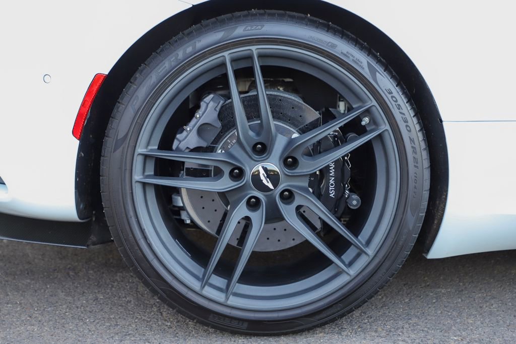 Used 2019 Aston Martin DBS Superleggera RWD image 14