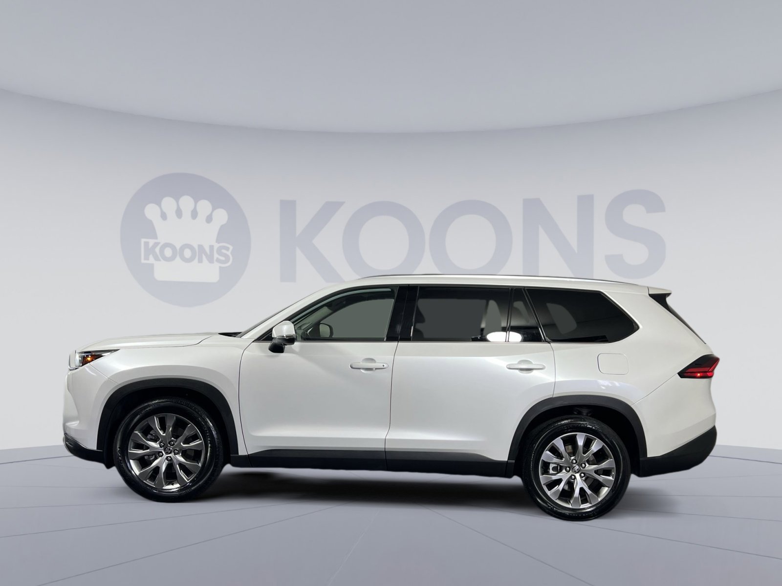 Used 2025 Toyota Grand Highlander Limited image 2