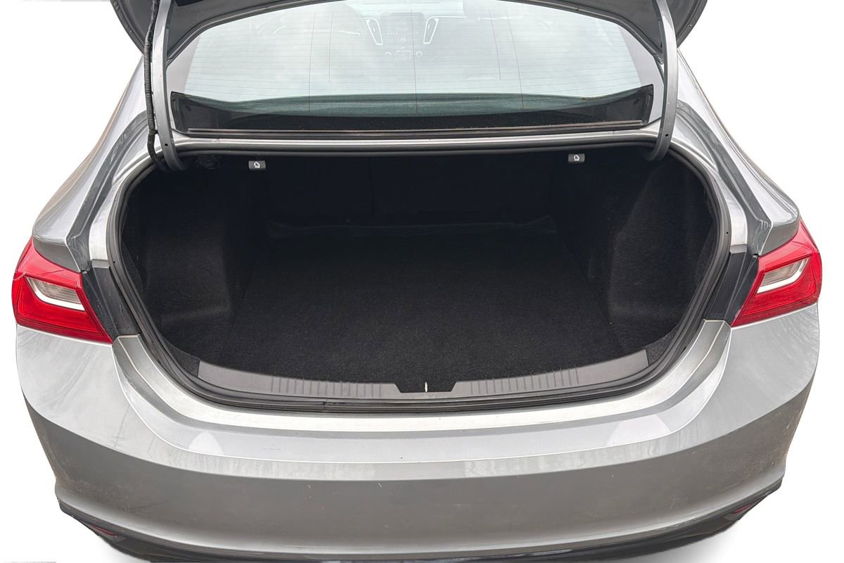 Used 2024 Chevrolet Malibu LS image 11