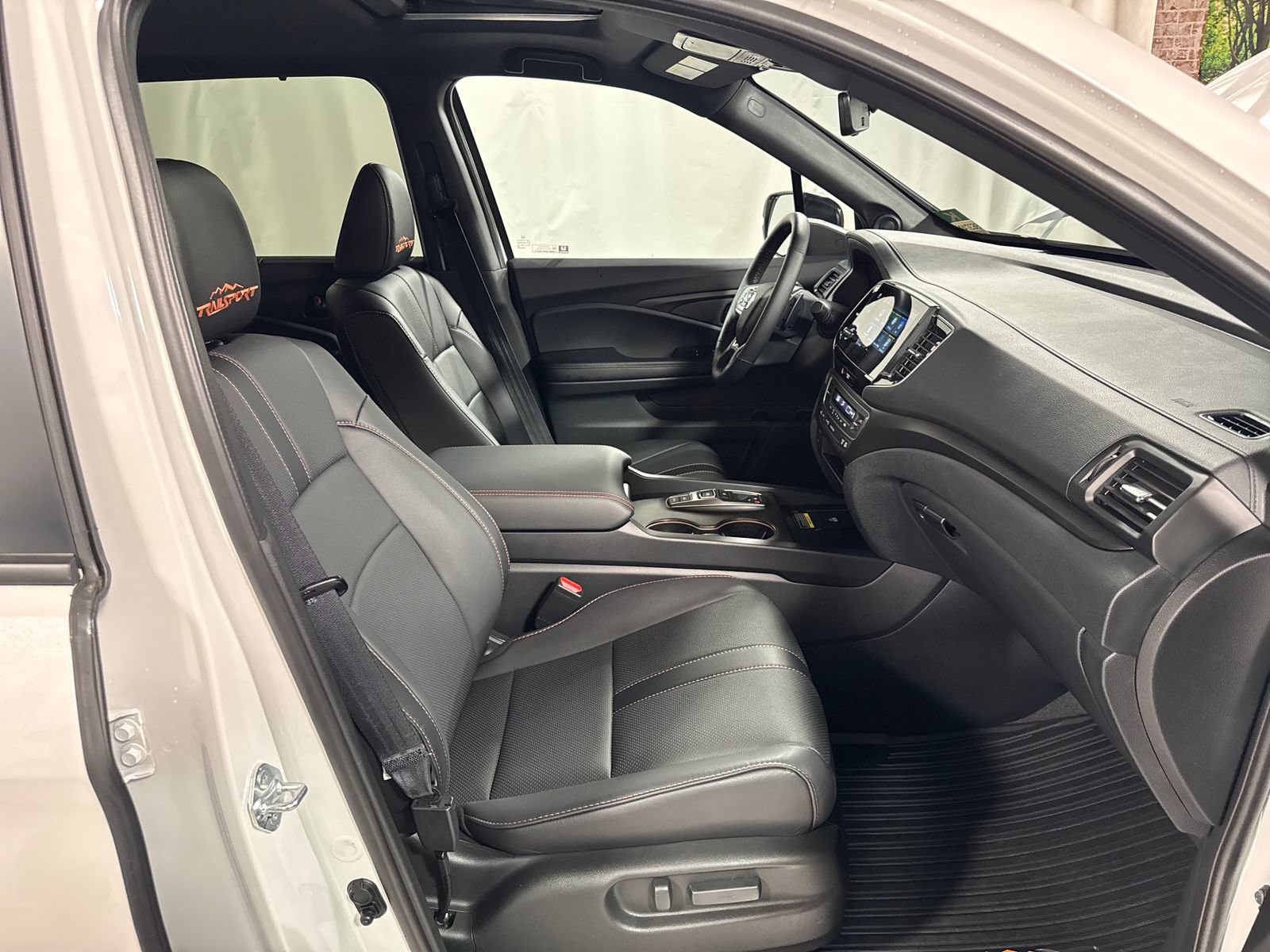 Certified 2025 Honda Passport TrailSport image 24