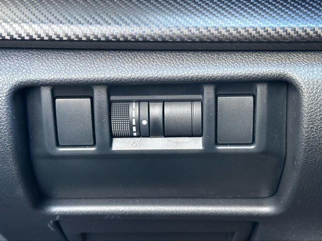 Used 2025 Subaru Crosstrek 2.0i Premium image 13