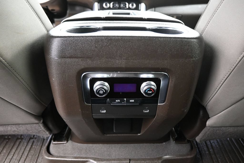 Used 2023 GMC Yukon SLT AWD/4WD image 24