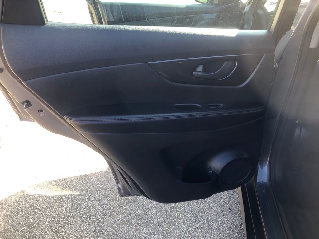 Used 2020 Nissan Rogue S image 9