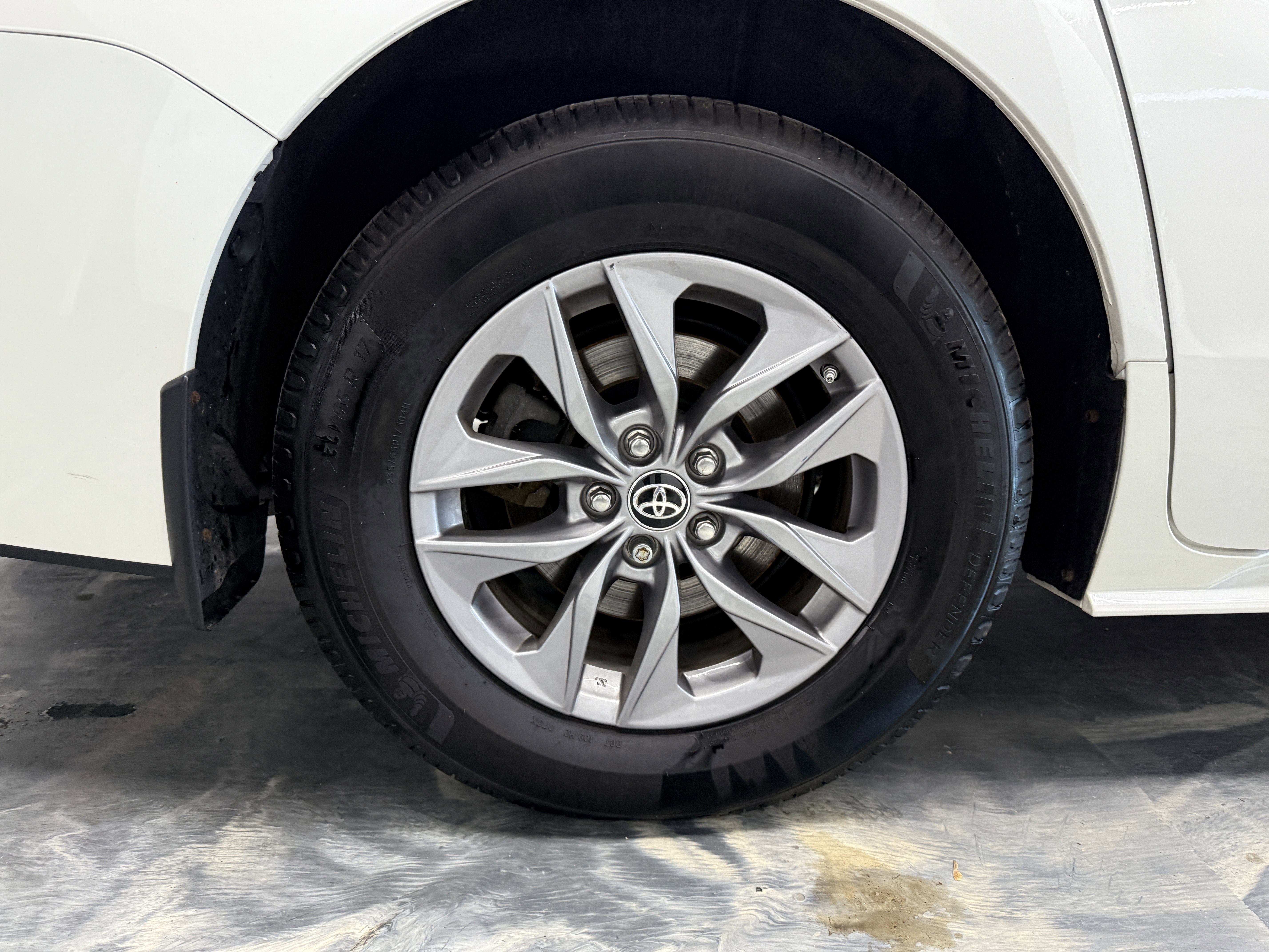 Used 2021 Toyota Sienna XLE image 31