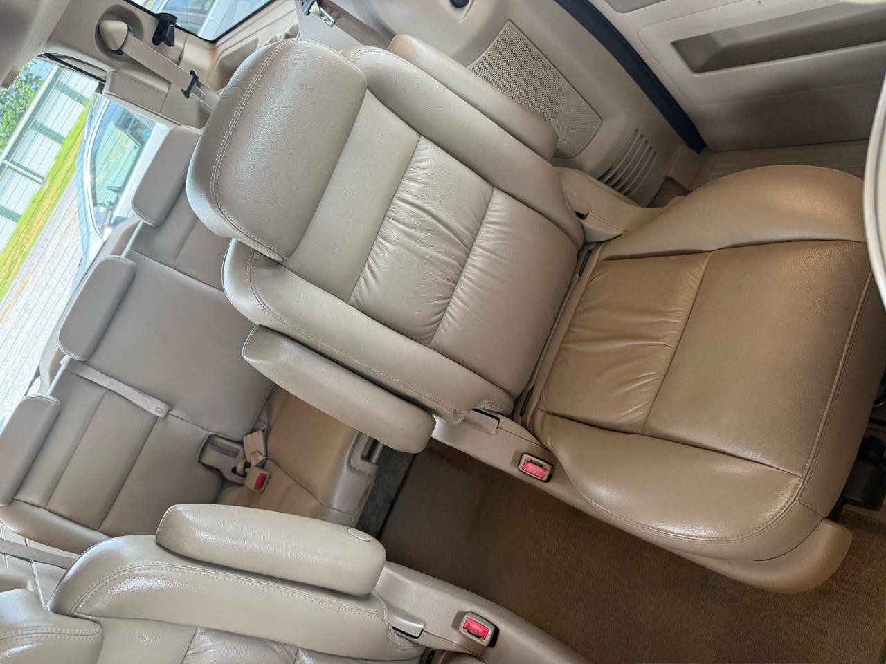 Used 2005 Ford Freestar SEL FWD image 44