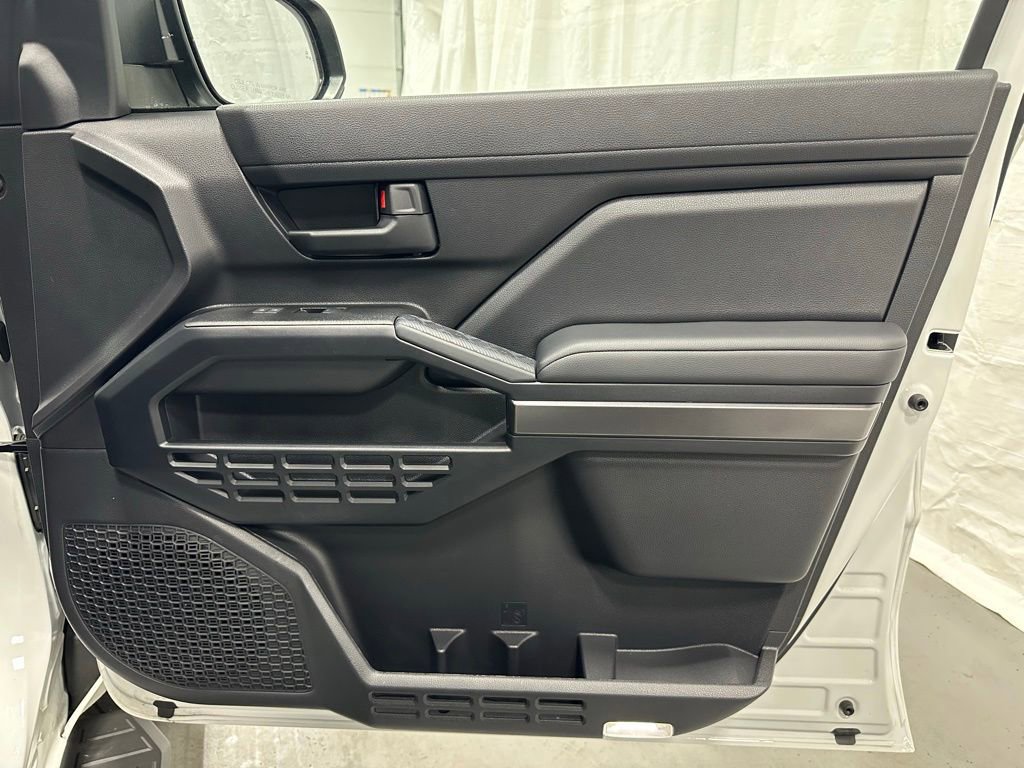 Used 2025 Toyota 4Runner SR5 AWD/4WD image 54