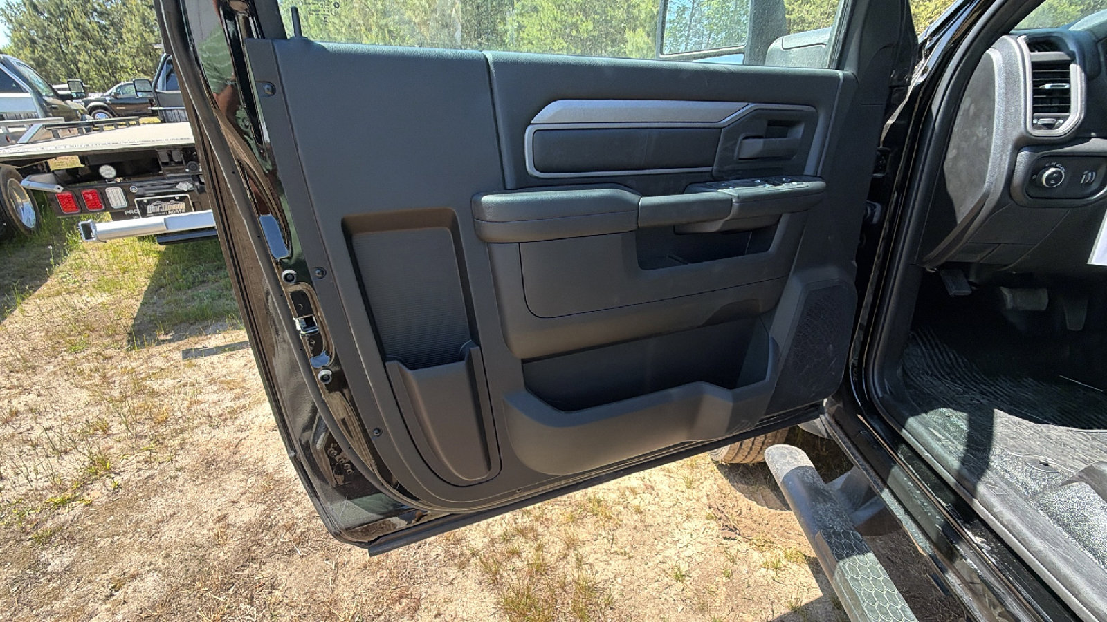New 2026 RAM 4500 Tradesman w/ Chrome Appearance Group AWD/4WD image 14