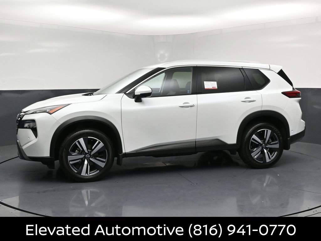 Certified 2025 Nissan Rogue SL AWD/4WD image 2