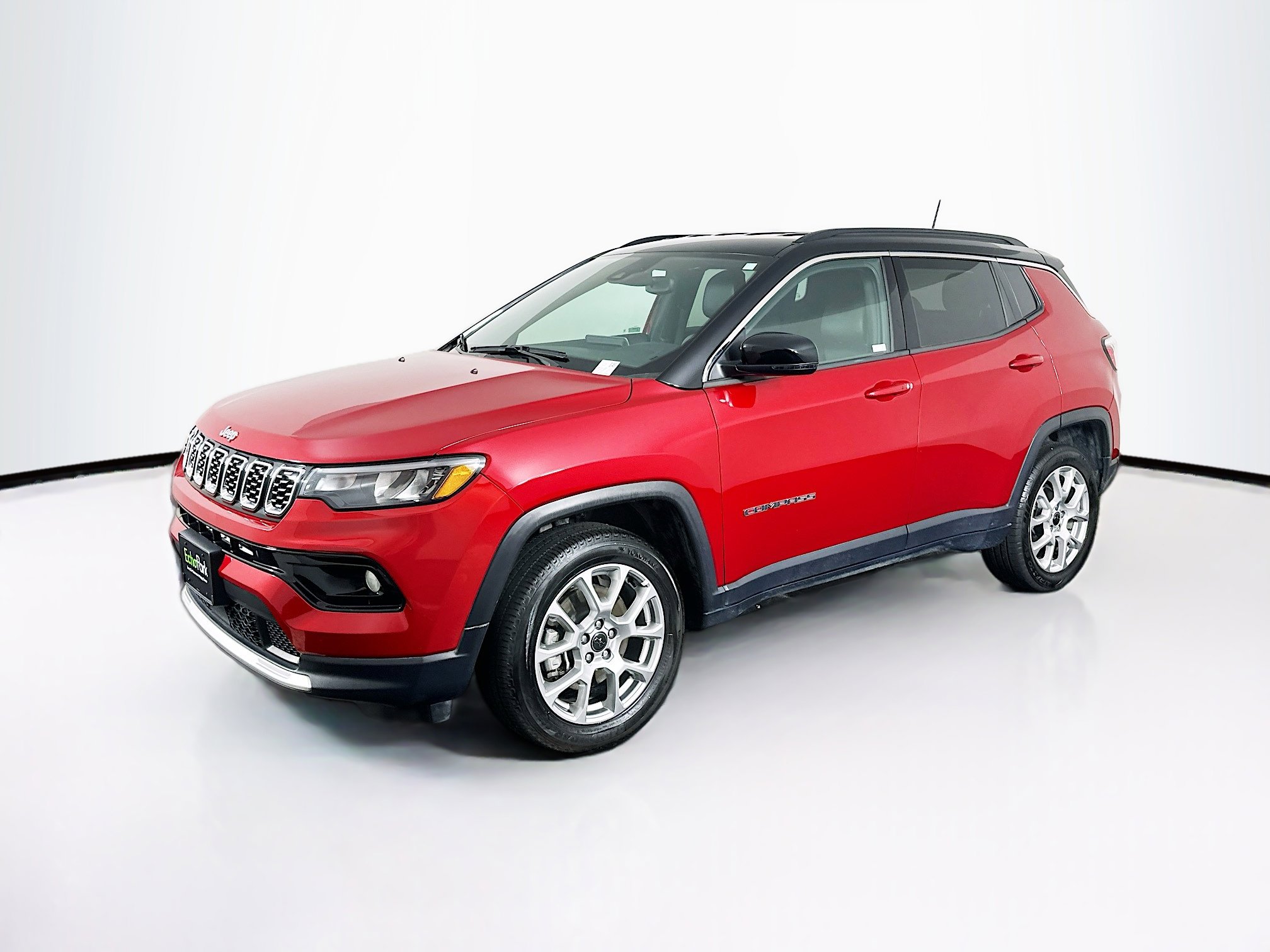 Used 2025 Jeep Compass Limited image 3