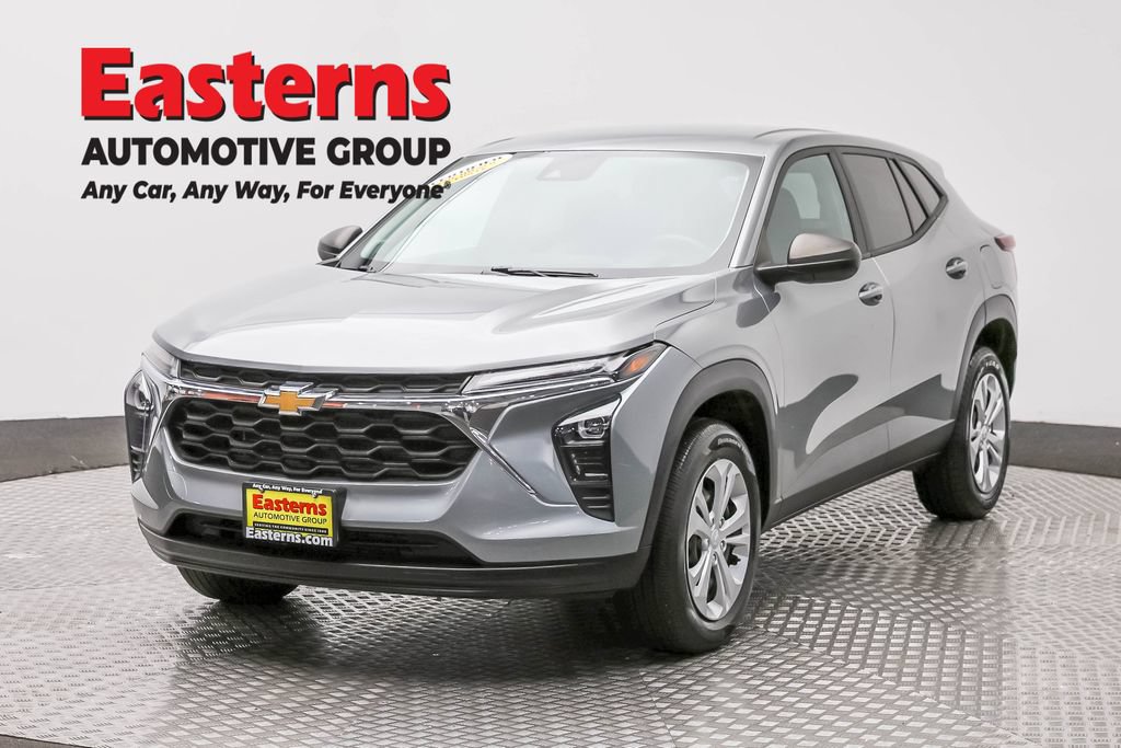 Used 2024 Chevrolet Trax LS w/ Driver Confidence Package