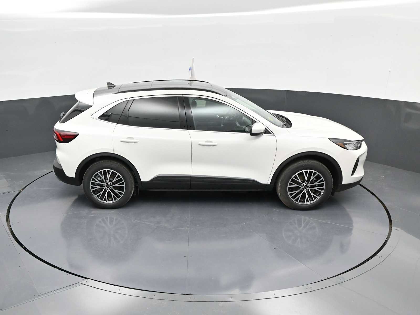 New 2025 Ford Escape SE FWD image 37