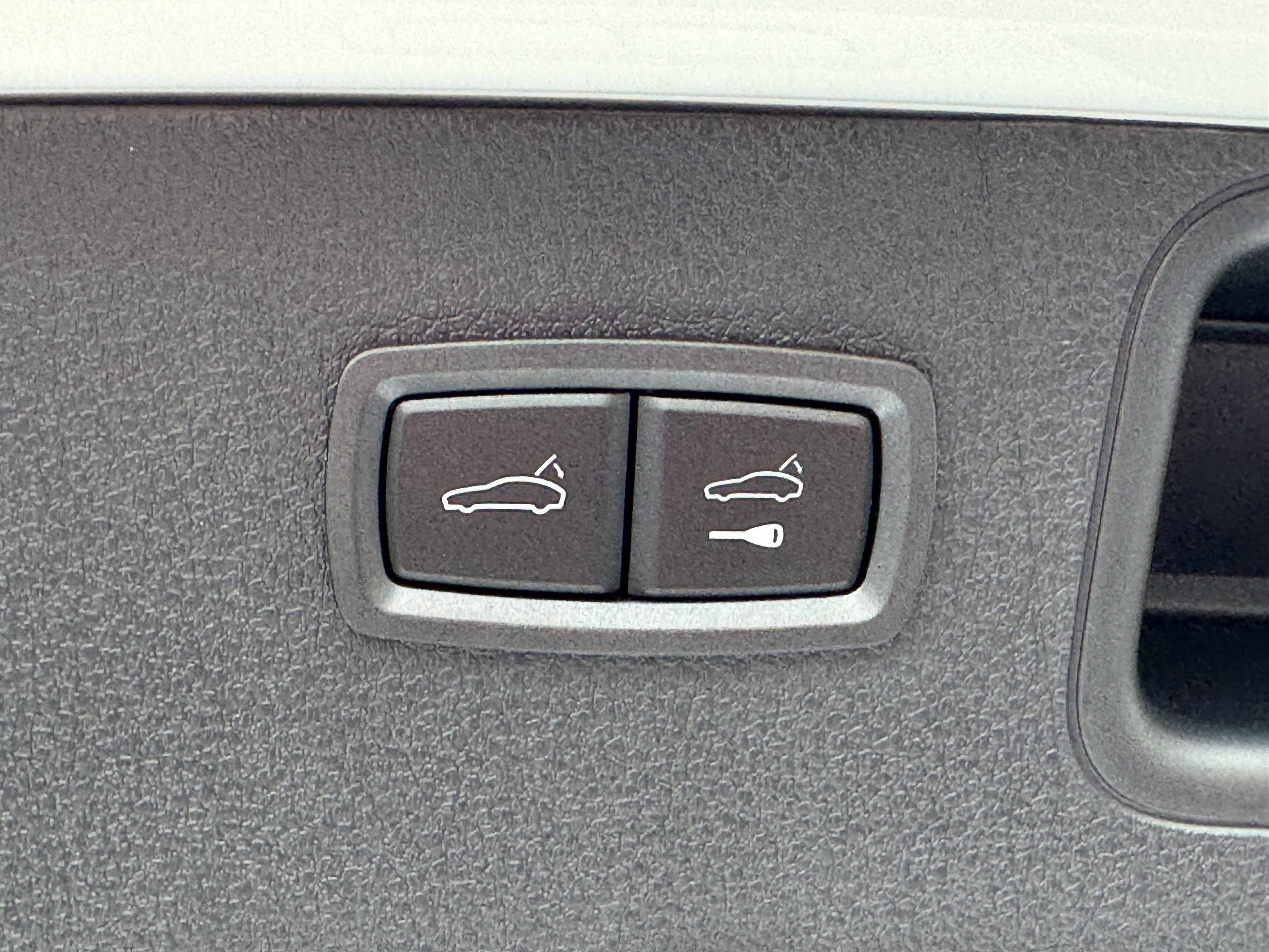 New 2026 Porsche Macan image 14