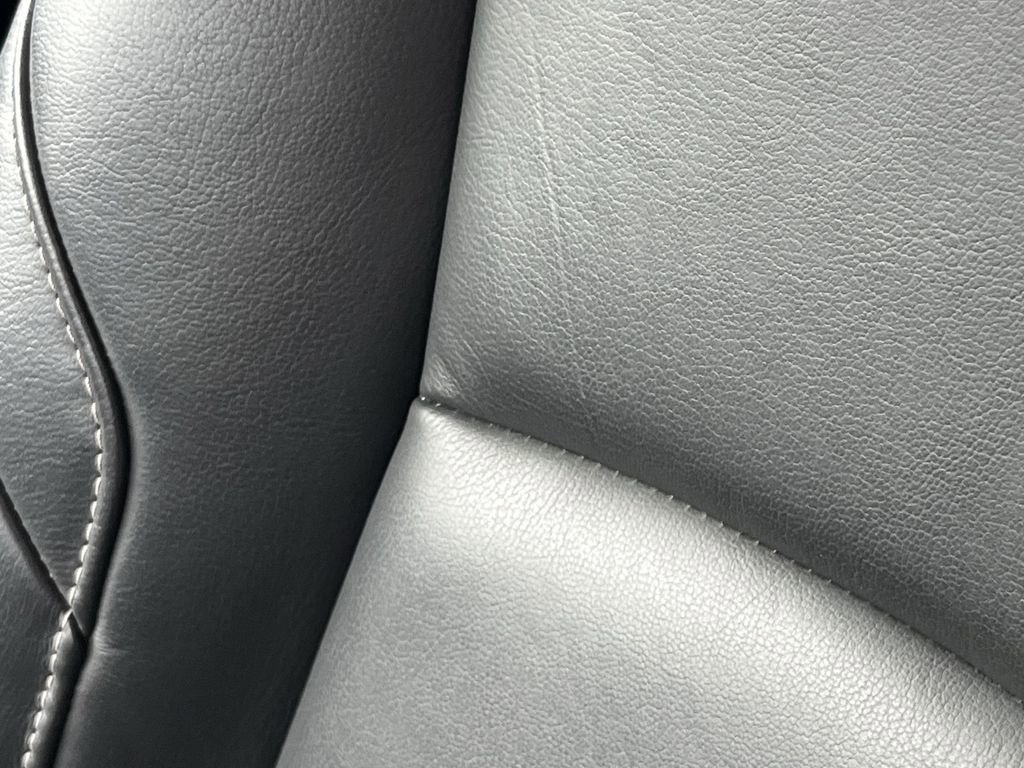 Used 2024 Cadillac XT4 Premium Luxury image 36