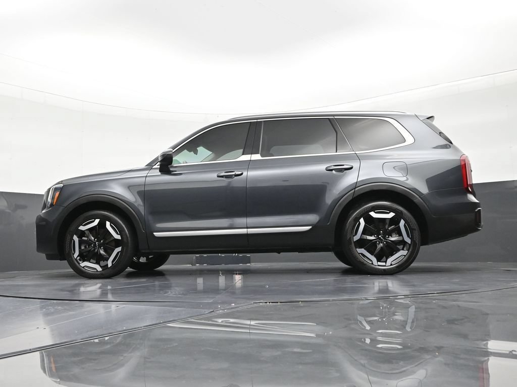 Used 2024 Kia Telluride S FWD image 21