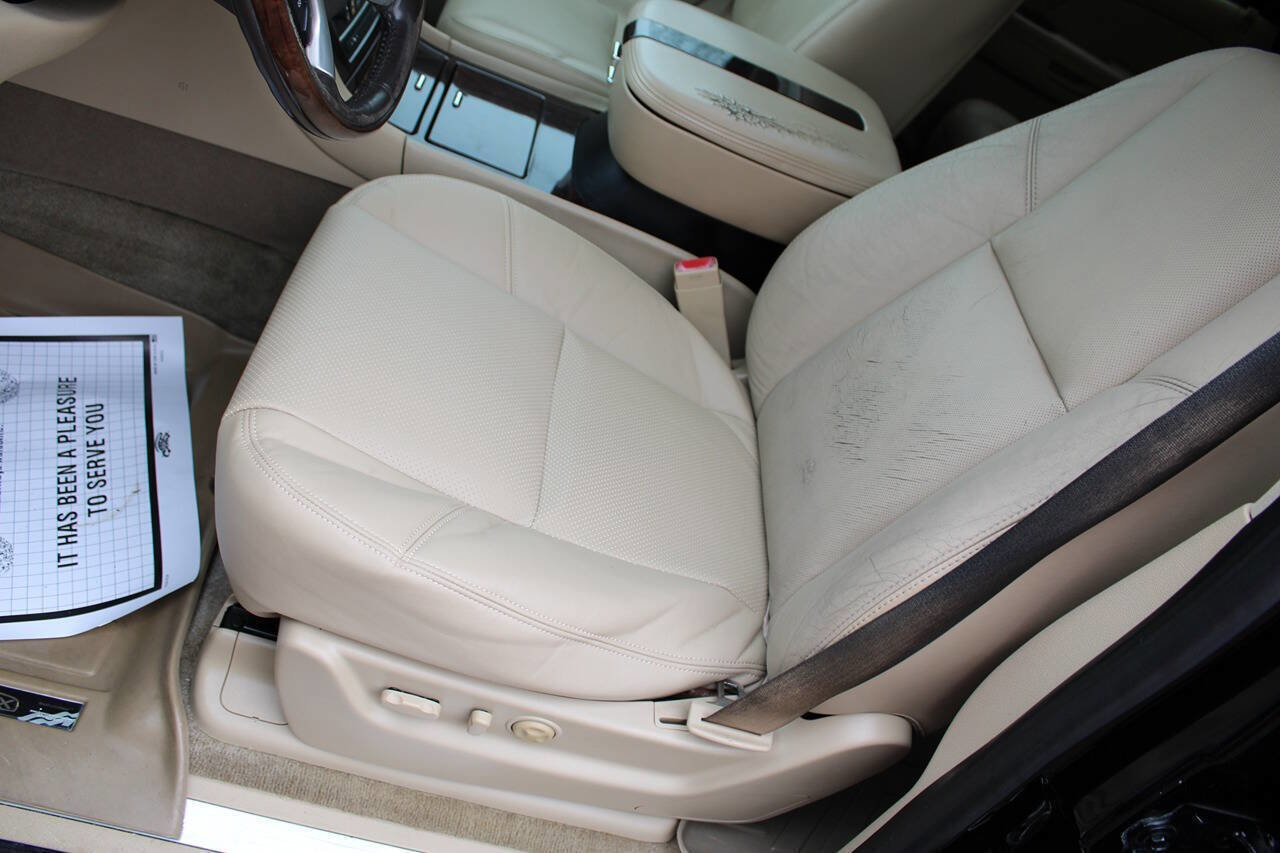 Used 2009 Cadillac Escalade AWD image 16