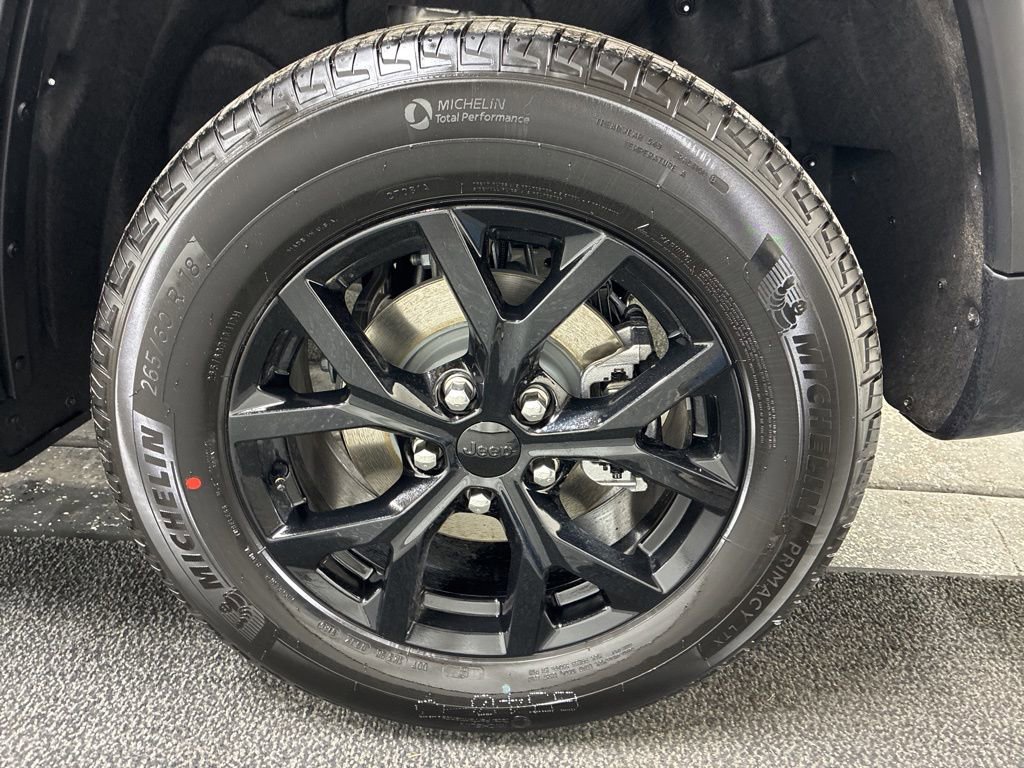 New 2026 Jeep Grand Cherokee Altitude AWD/4WD image 9