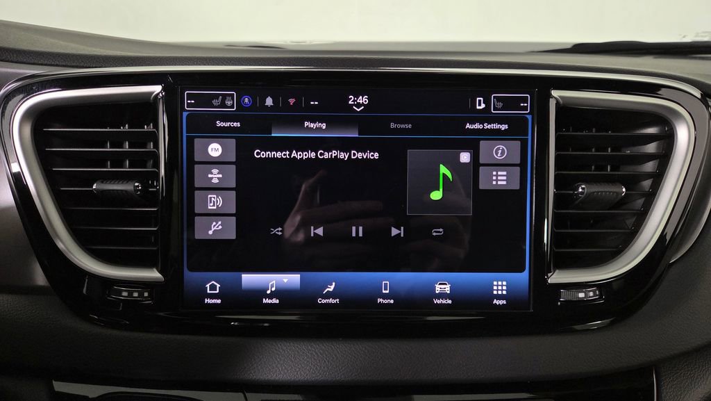 Used 2026 Chrysler Pacifica Select image 25