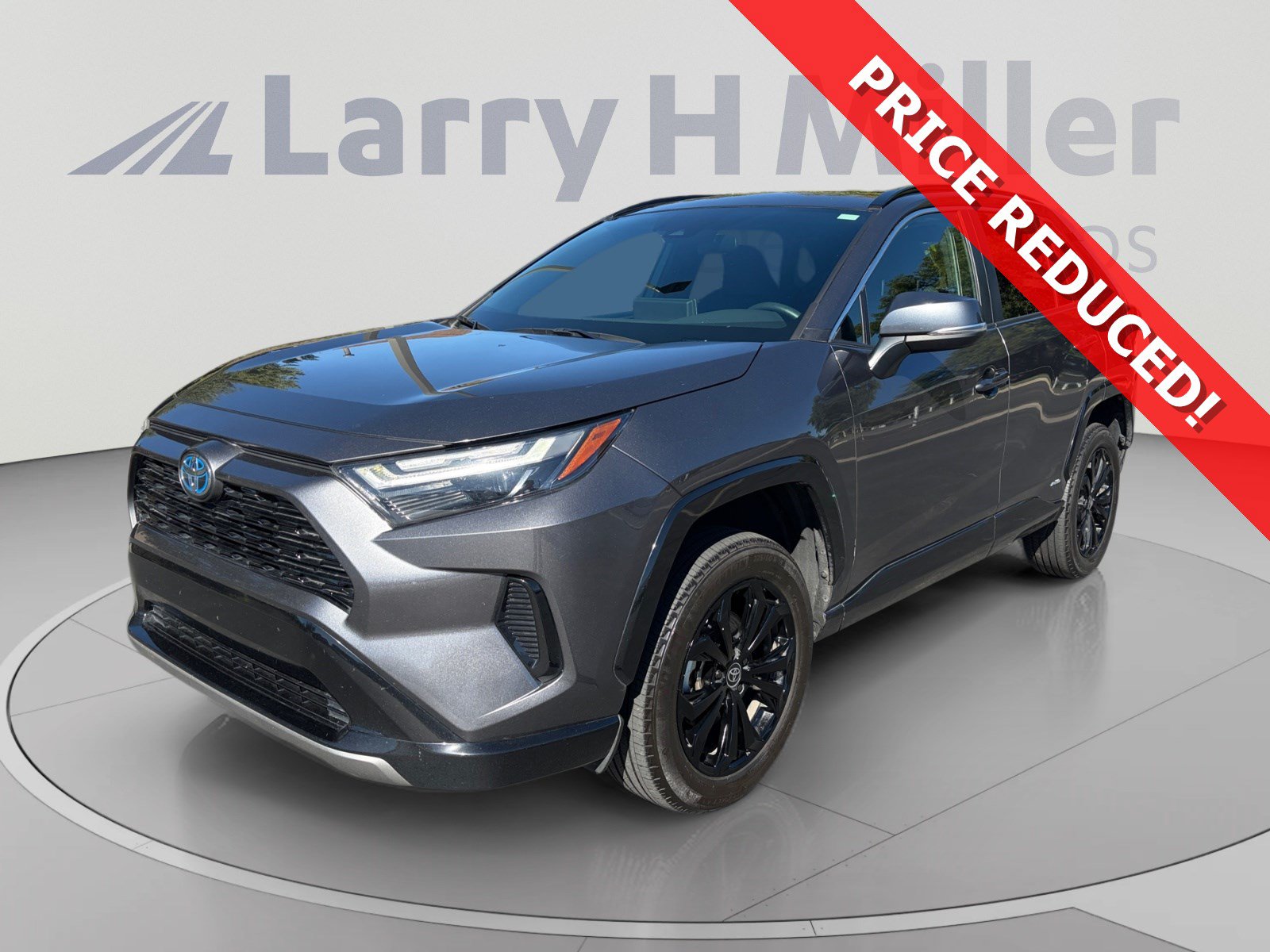 Certified 2022 Toyota RAV4 SE w/ Convenience Package AWD/4WD image 1