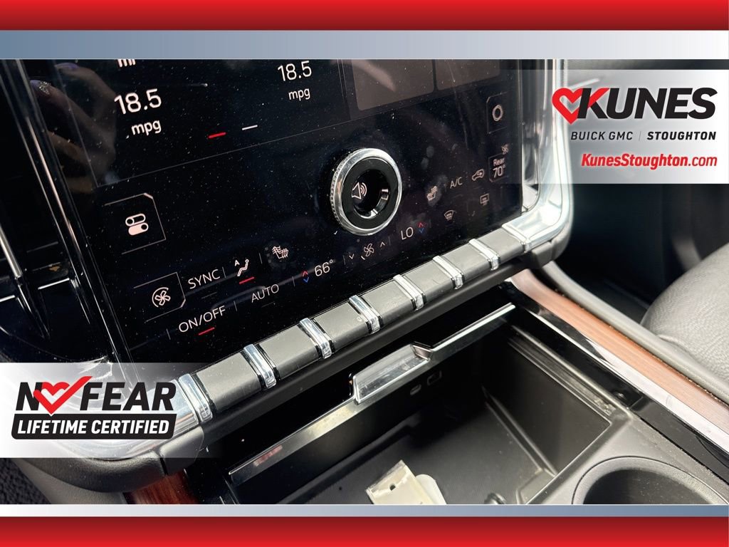 Used 2025 GMC Yukon Denali AWD/4WD image 33