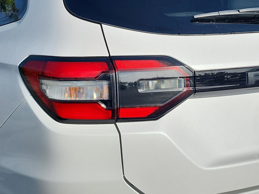 Used 2023 Honda Pilot LX image 36