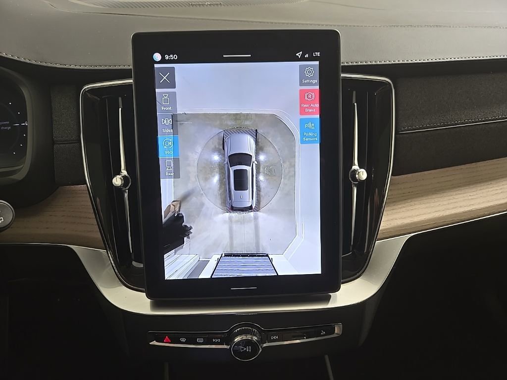 New 2026 Volvo XC90 T8 Plus w/ Protection Package Premier image 20