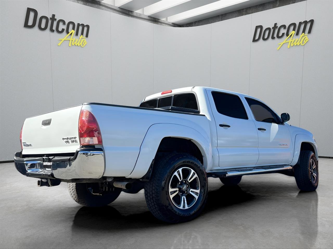 Used 2006 Toyota Tacoma PreRunner RWD image 11