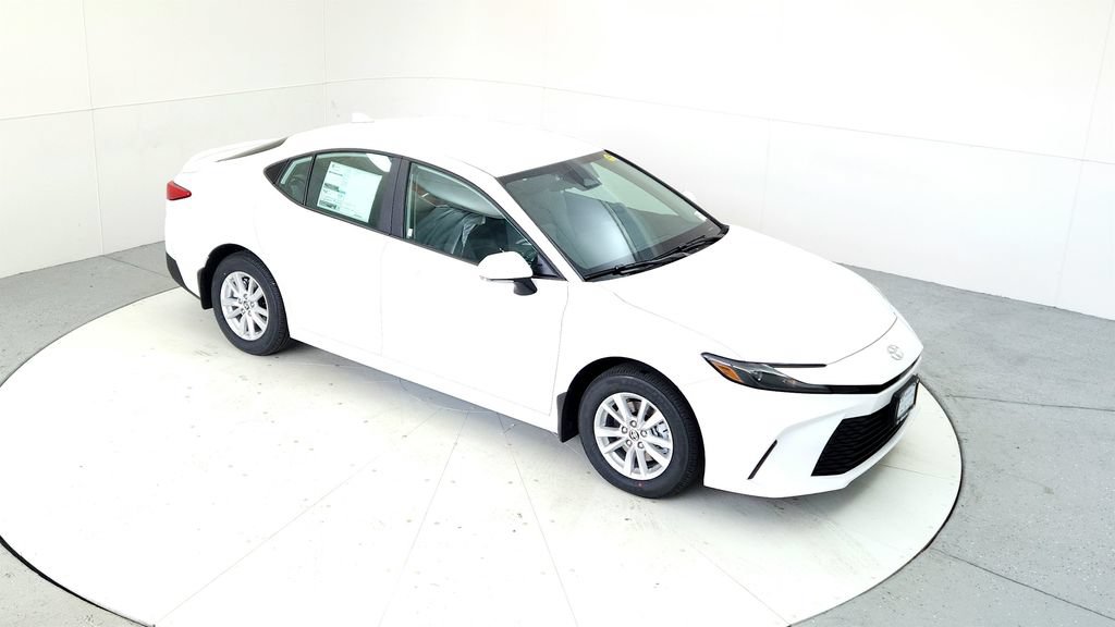 Used 2025 Toyota Camry LE AWD/4WD image 16