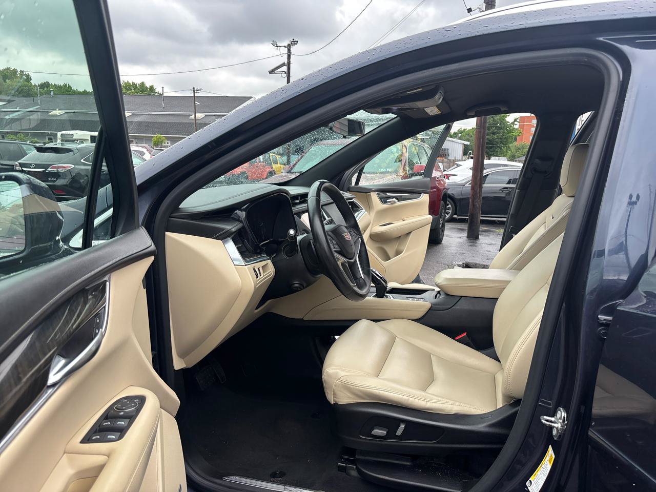 Used 2018 Cadillac XT5 AWD image 12