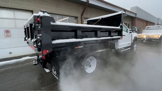 New 2025 Ford F550 4x4 Regular Cab Super Duty image 2