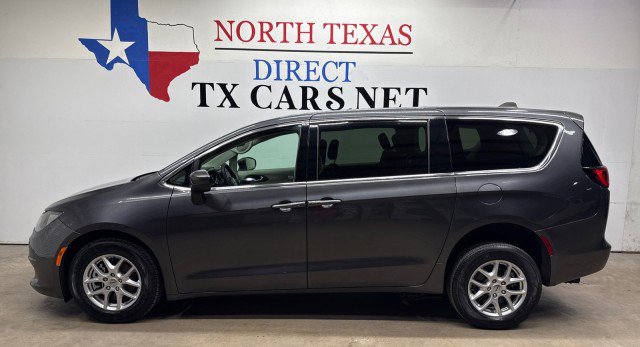 Used 2023 Chrysler Voyager LX image 10