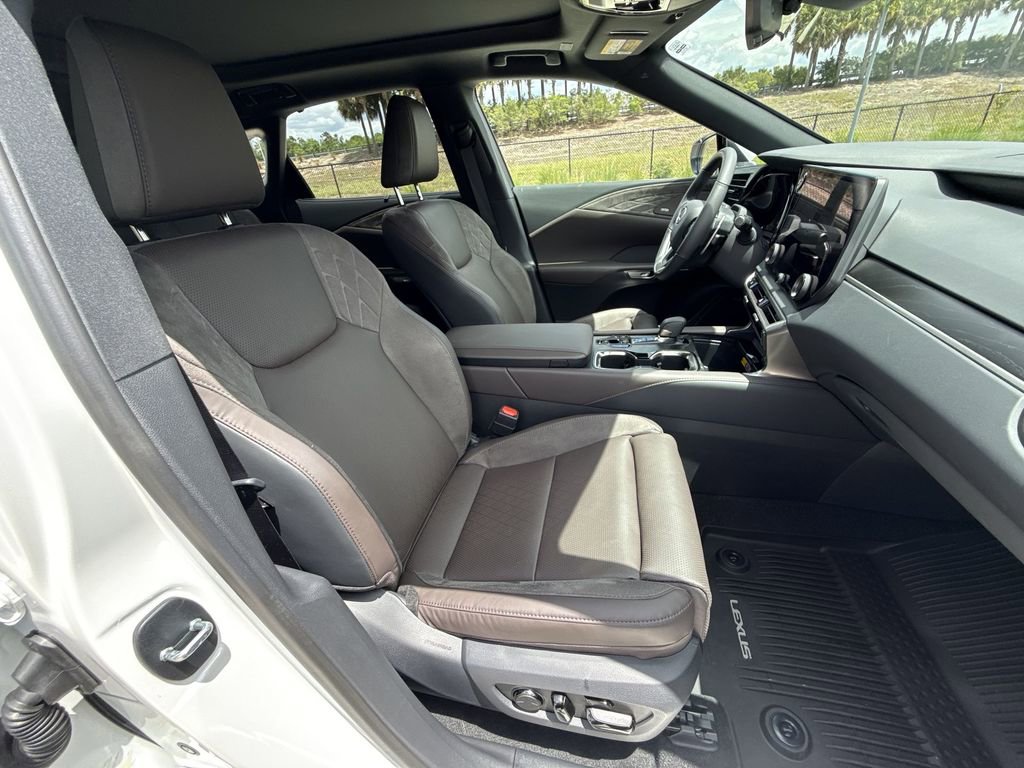 New 2026 Lexus RX 350h AWD/4WD image 16