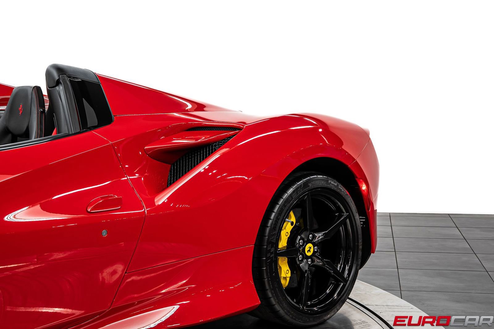 Used 2022 Ferrari F8 Tributo image 17
