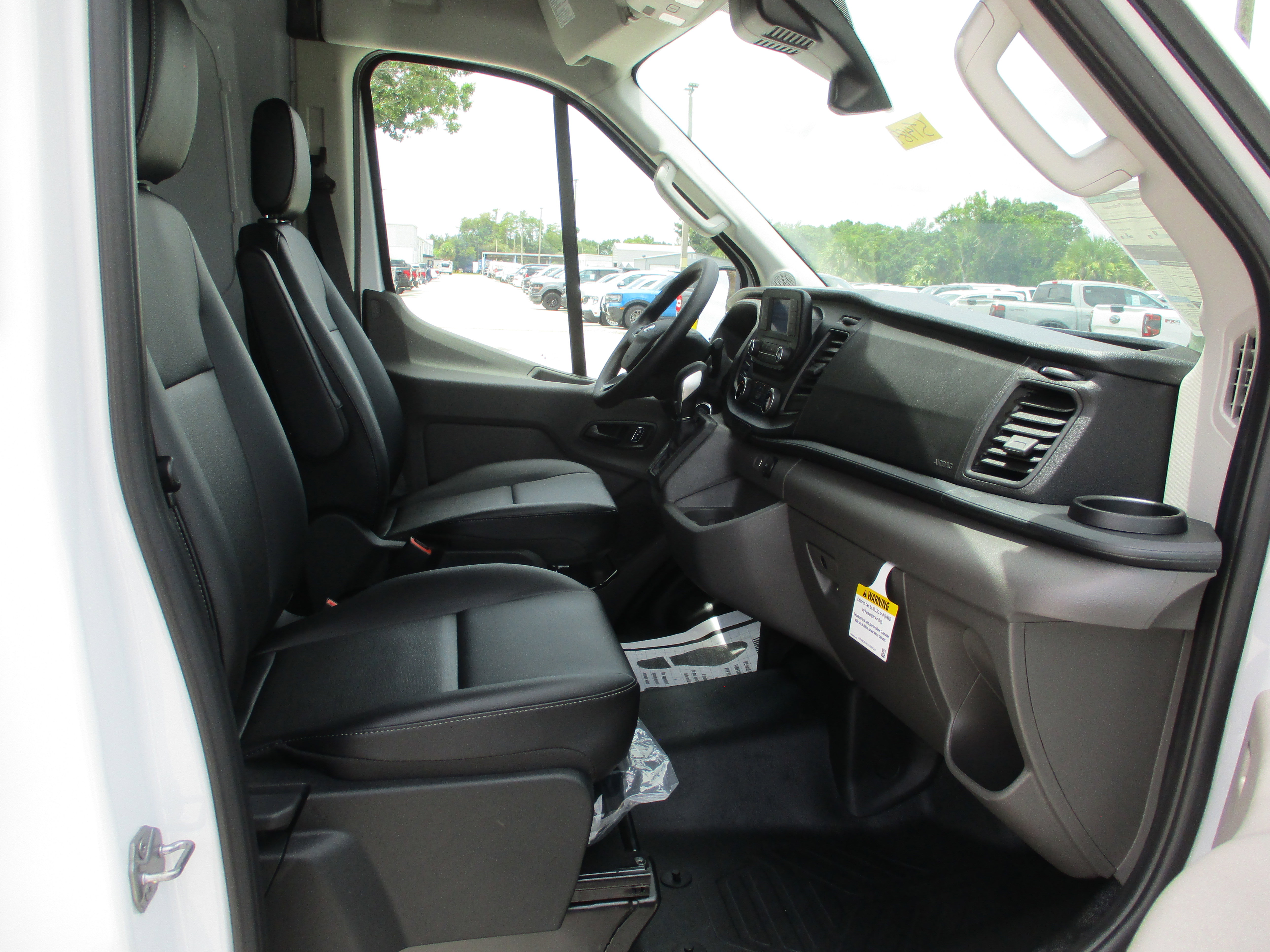 New 2025 Ford Transit 250 148 Medium Roof image 15