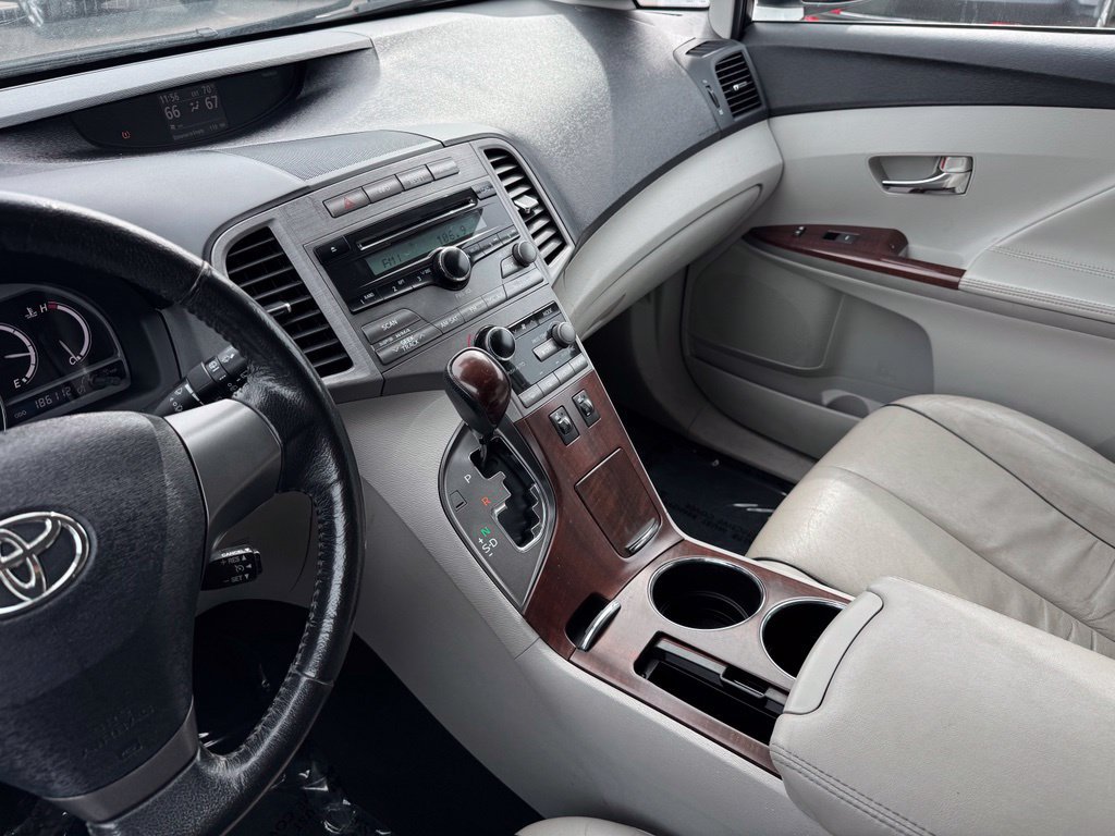Used 2009 Toyota Venza AWD image 17