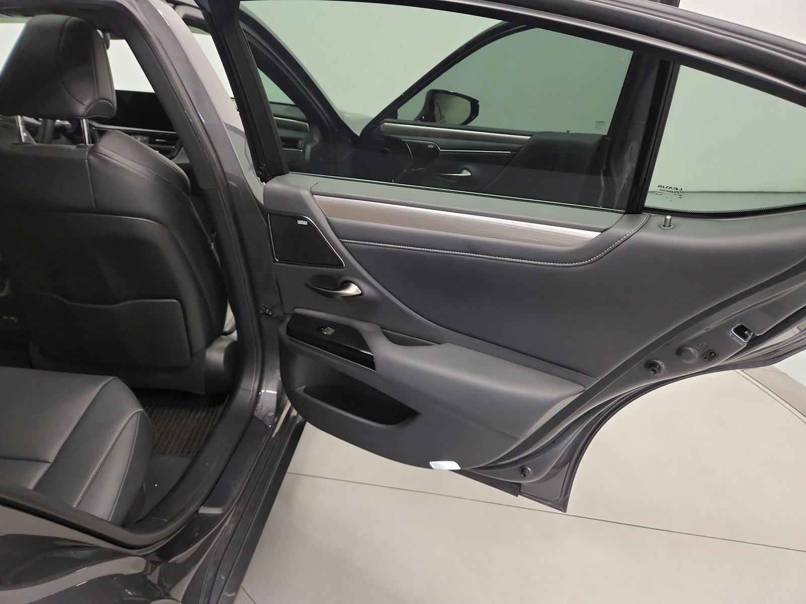 Used 2024 Lexus ES 300h F Sport w/ Accessory Package (Z2) FWD image 44