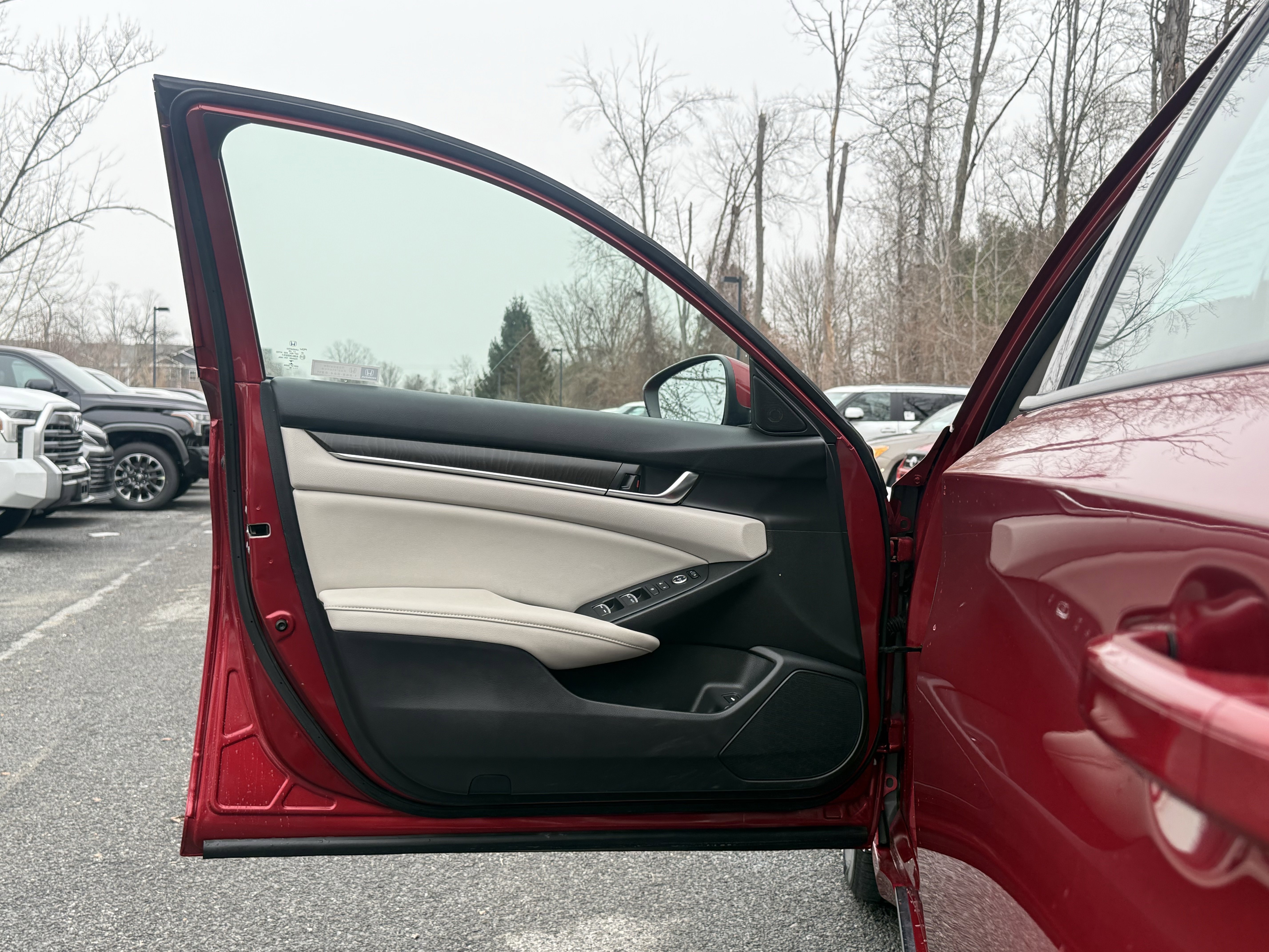 Used 2018 Honda Accord EX image 27