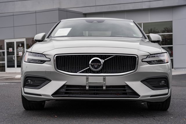 Used 2021 Volvo S60 T5 Momentum w/ Protection Package Premier image 3