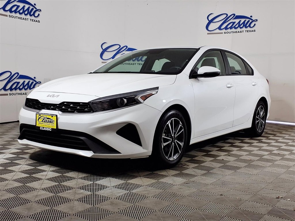 Used 2022 Kia Forte LXS w/ LXS Technology Package image 5