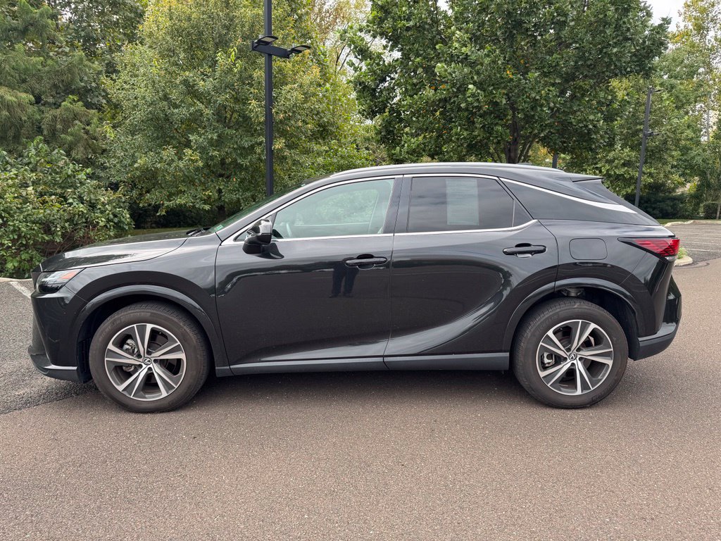Used 2024 Lexus RX 350 Premium w/ Accessory Package (Z1) AWD/4WD image 2