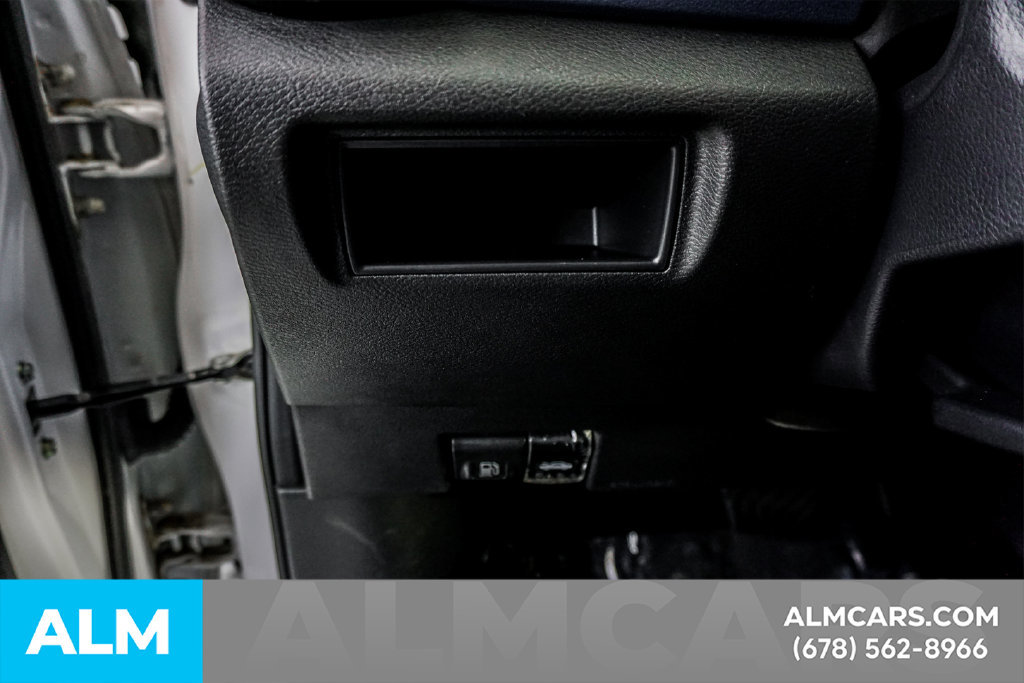Used 2025 Nissan Versa SV FWD image 29