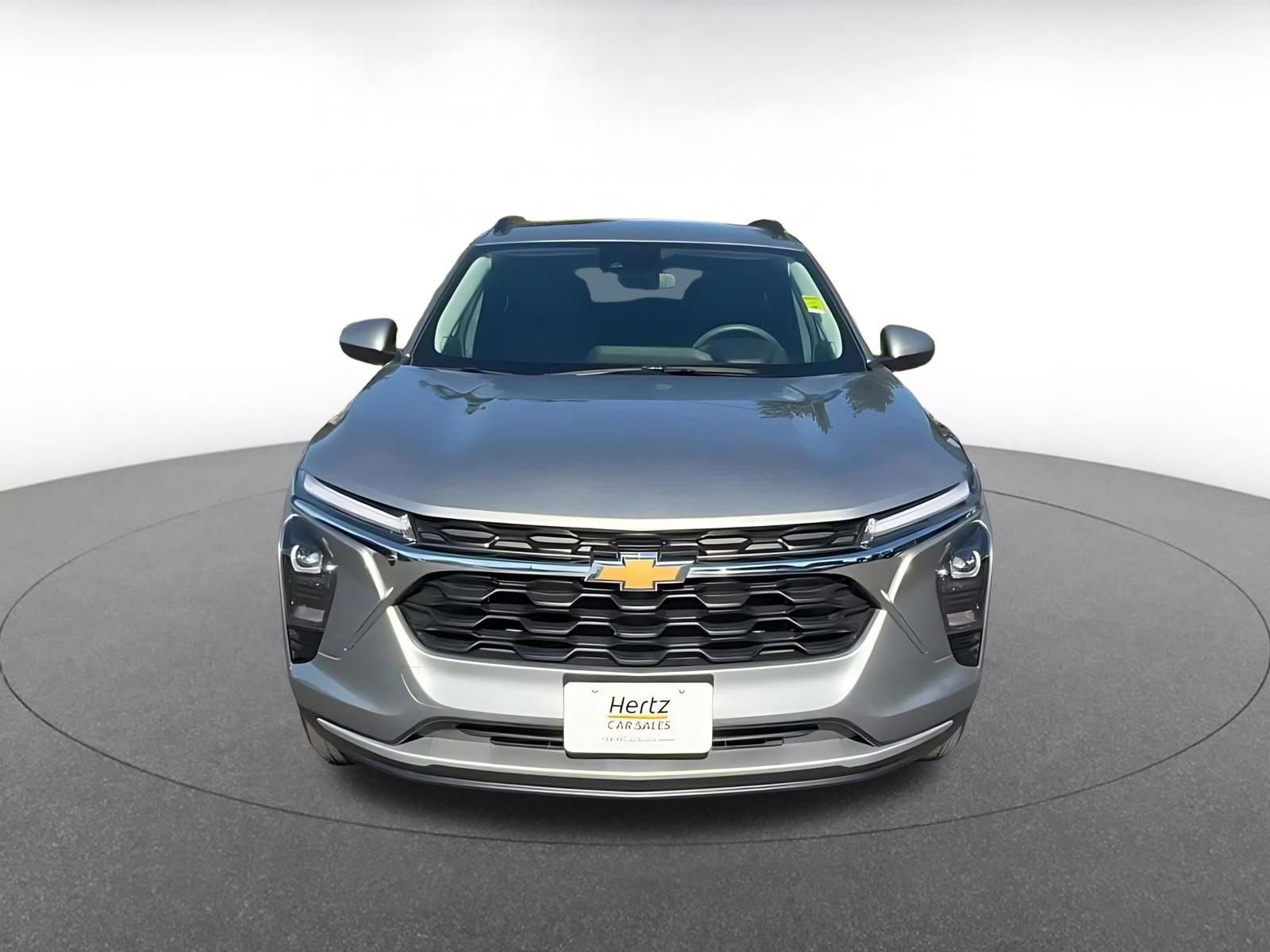 Used 2025 Chevrolet Trax LT FWD image 4