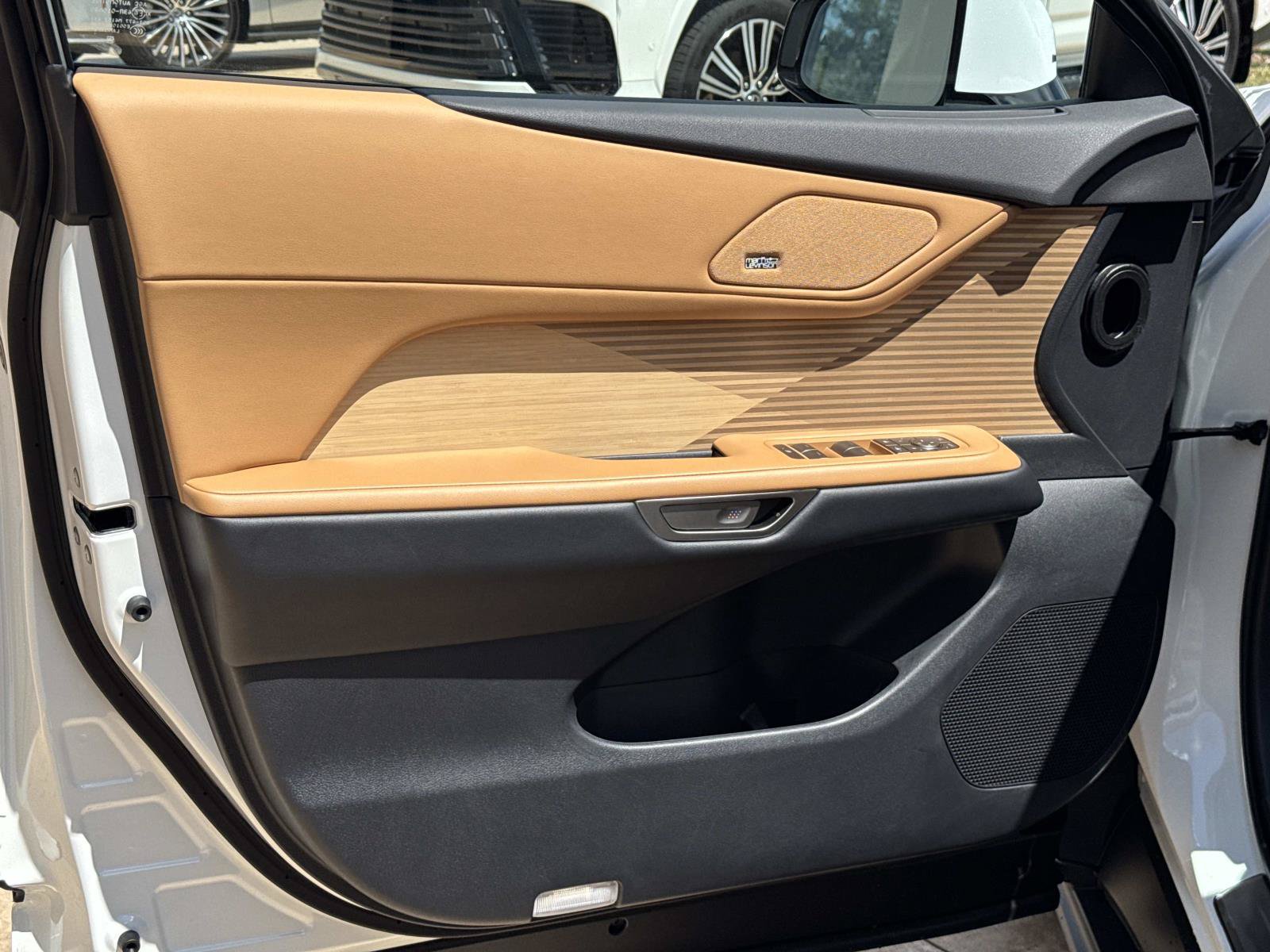 New 2026 Lexus ES 350e w/ Cold Area Package FWD image 10