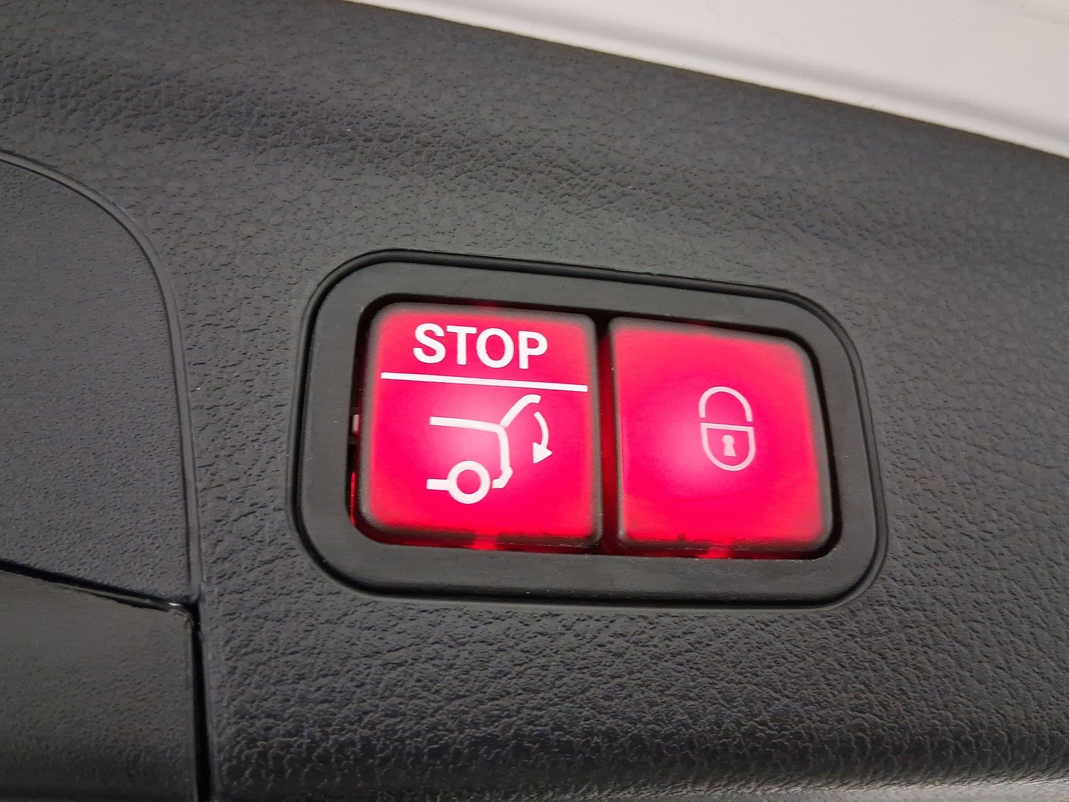 Used 2024 Mercedes-Benz GLE 350 4MATIC image 17