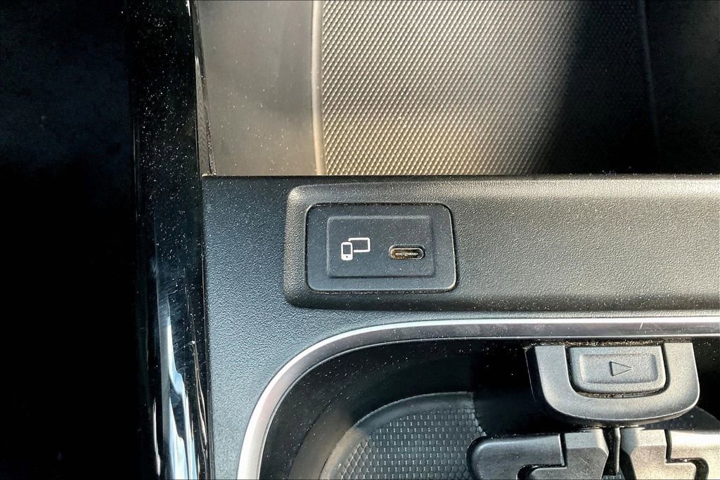 Used 2022 Mercedes-Benz CLA 250 image 31