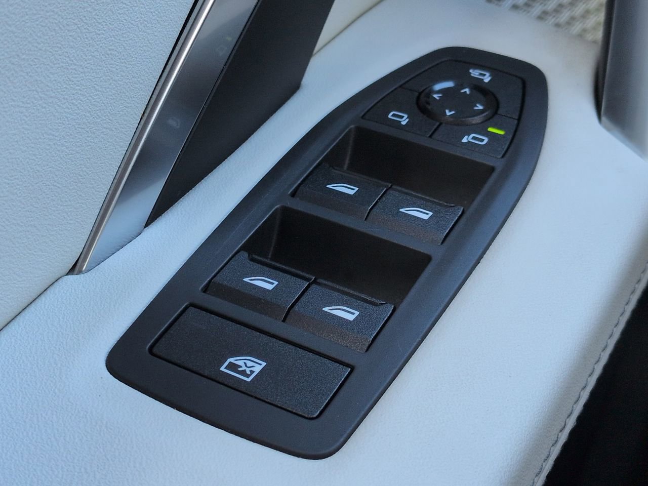 Used 2026 BMW X2 M35i image 25